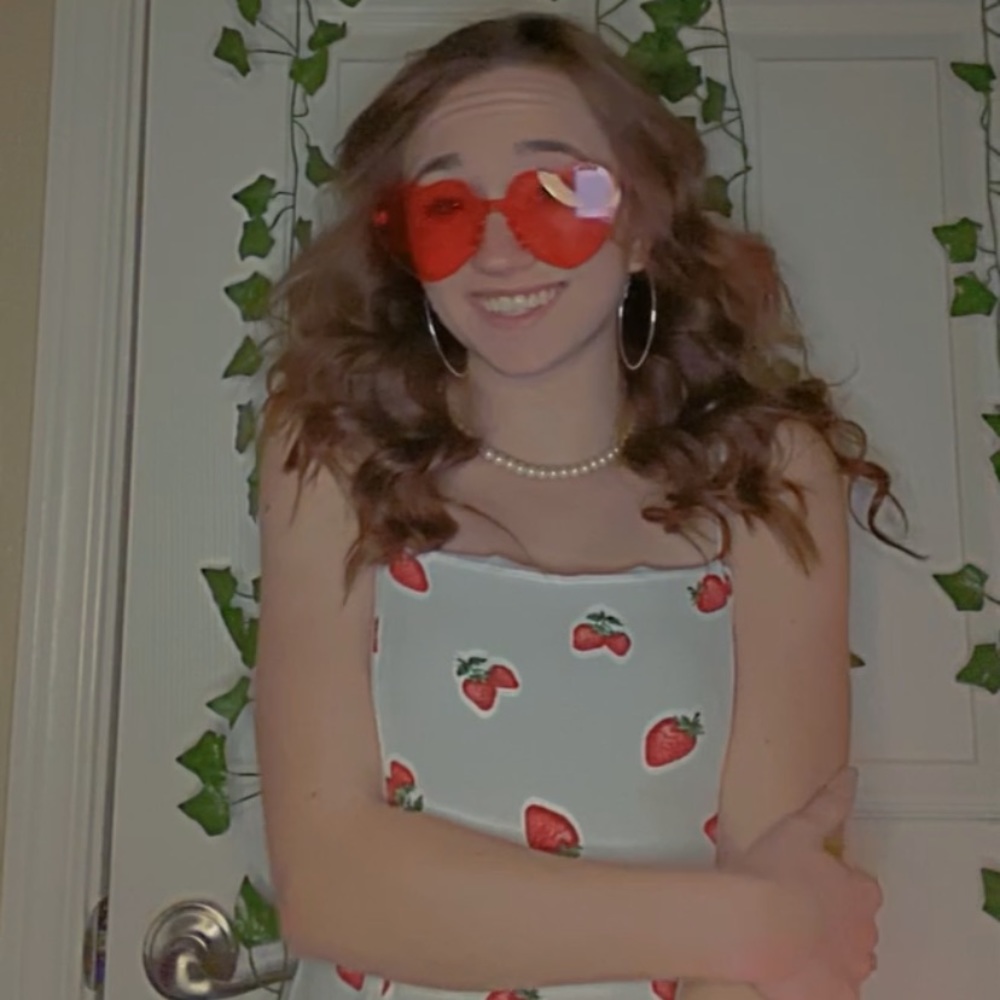 White, strawberry print Forever 21 dress size small!